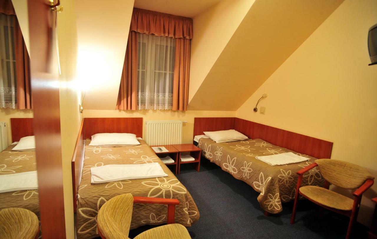 Hotel Zlote Deby Warsaw Exterior photo